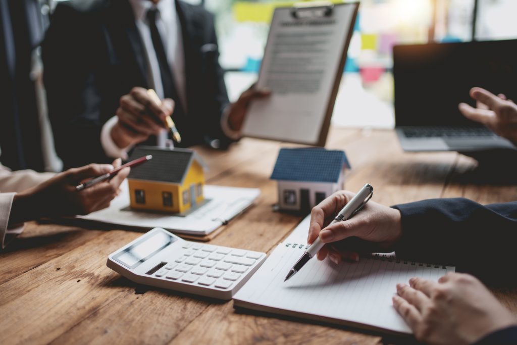How Professional Real Estate Investors Evaluate Deals Before Making an Offer