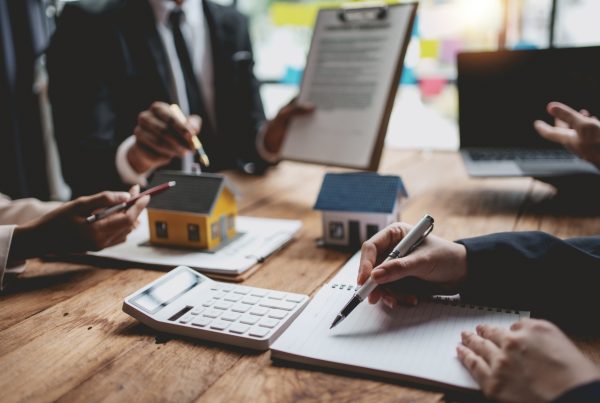 How Professional Real Estate Investors Evaluate Deals Before Making an Offer